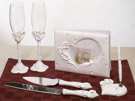 crystal-calla-lily-wedding-accessories-set