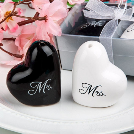 mr-and-mrs-salt-and-pepper-set