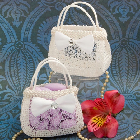 pocketbook-shaped-treat-bag-in-white-woven-rattan